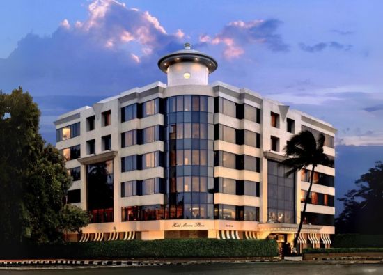 Hotel Marine Plaza, Marine drive