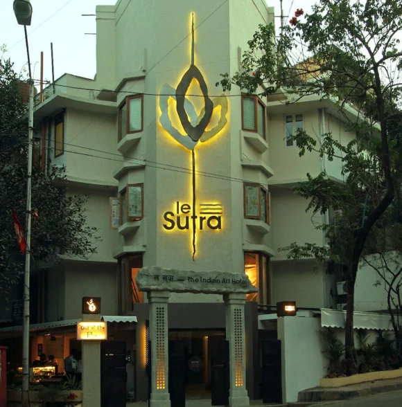 Le Sutra Hotel, Khar West