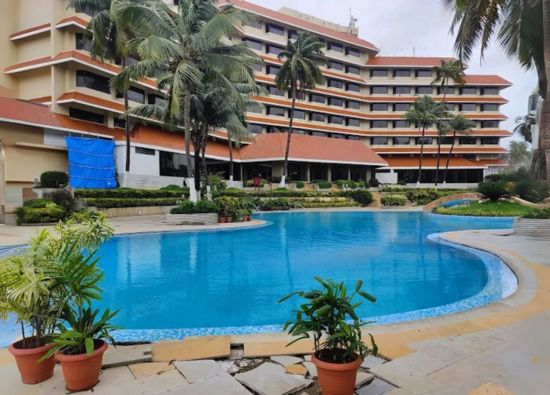 The Retreat Hotel & Convention Centre Mumbai